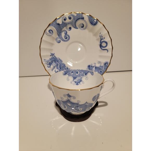 Vintage Royal Worcester Blue Dragon Tea Cup and Saucer Gold Trim with Stand - Picture 10 of 13